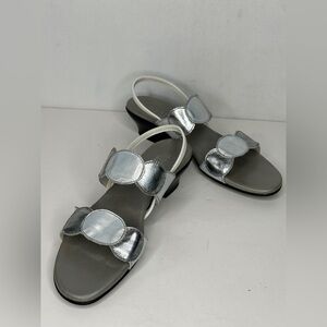 Munro Solar Eclipse Metallic Sliver Sandals Slingback Sz 7 1/2 SS